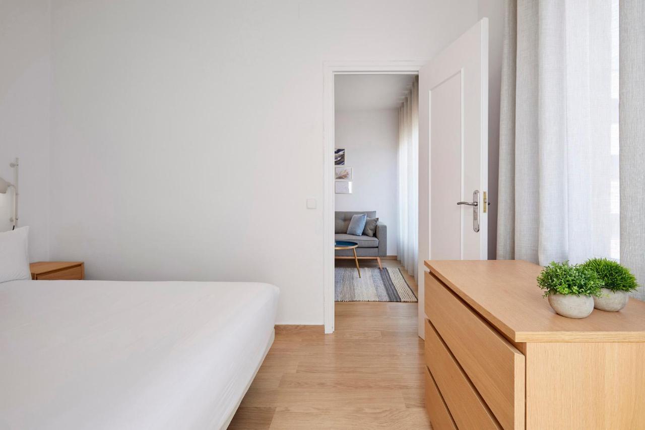 Fisa Rentals Aribau Barcelona Exteriör bild