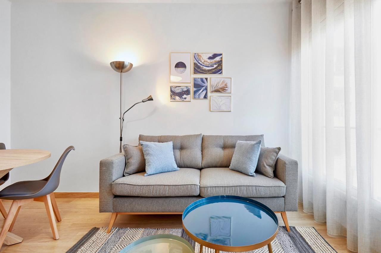 Fisa Rentals Aribau Barcelona Exteriör bild