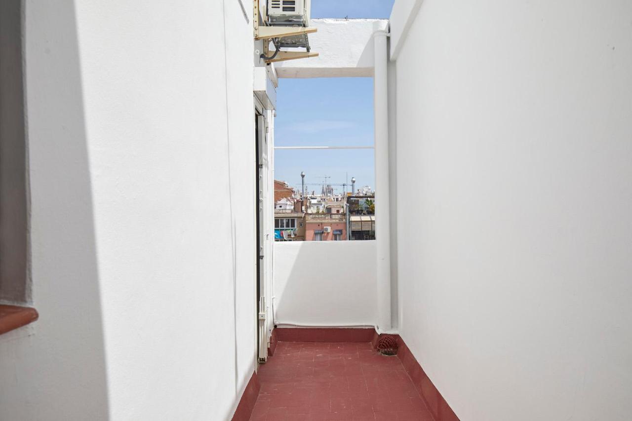 Fisa Rentals Aribau Barcelona Exteriör bild