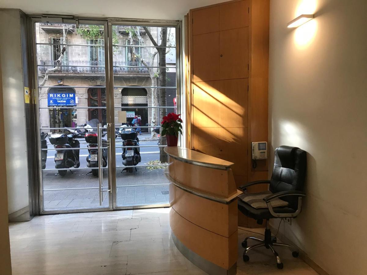 Fisa Rentals Aribau Barcelona Exteriör bild