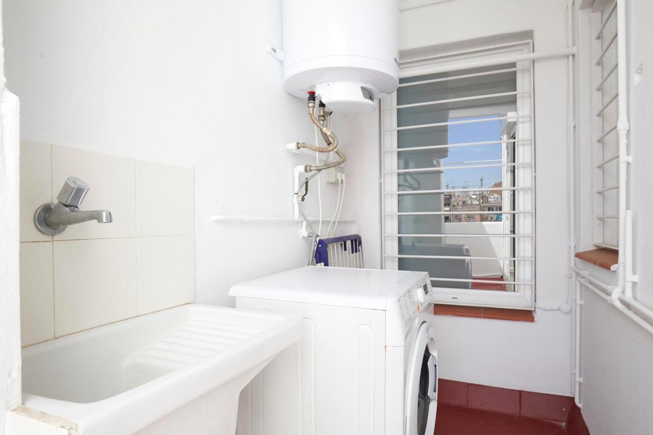 Fisa Rentals Aribau Barcelona Exteriör bild