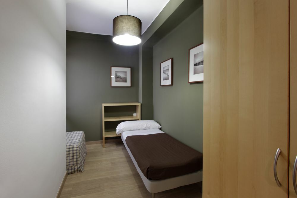 Fisa Rentals Aribau Barcelona Exteriör bild